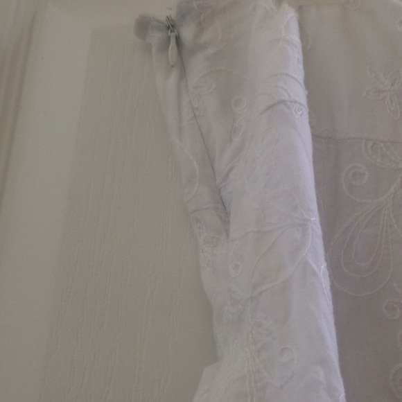 FINAL MARKDOWN Summery George White Embroidered Skirt (12) - Picture 4 of 5